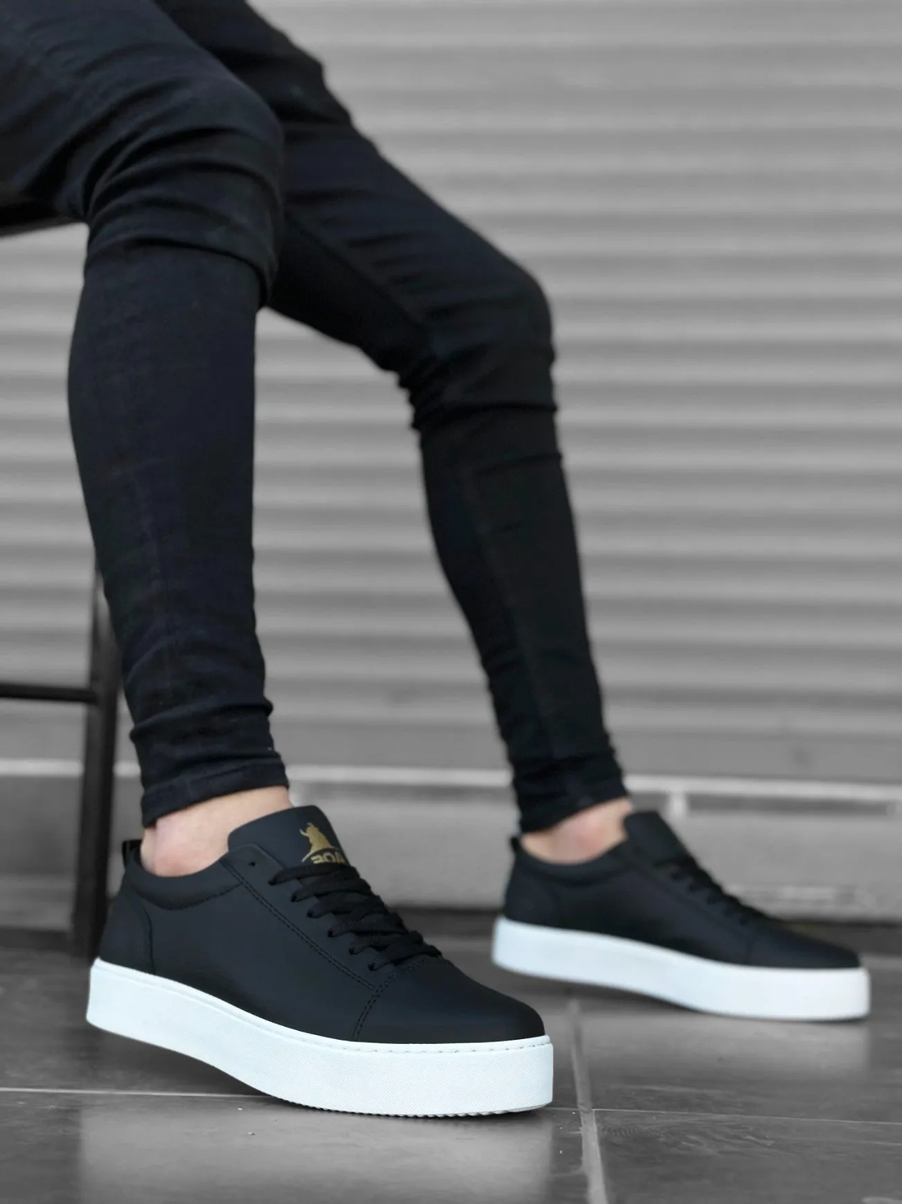 BA0104 Lace-up Black Skin Sport Classic Men's Shoes sneakers
