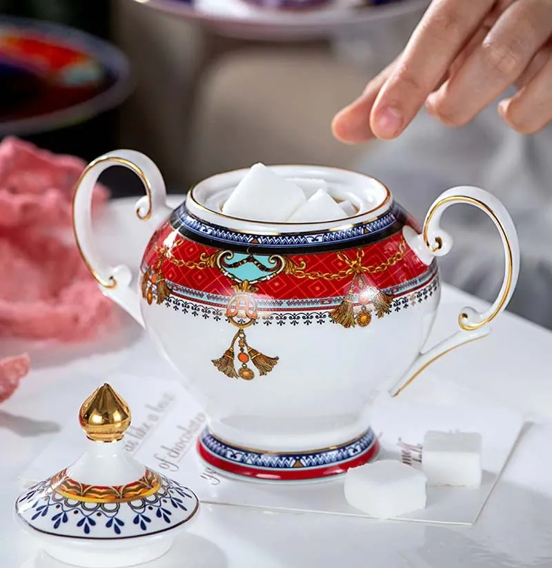 Elegant Luxury French Royal Style Hand Made Fine Porcelain Bone China Gold Plated Coffee and Tea Set 11 Pices
