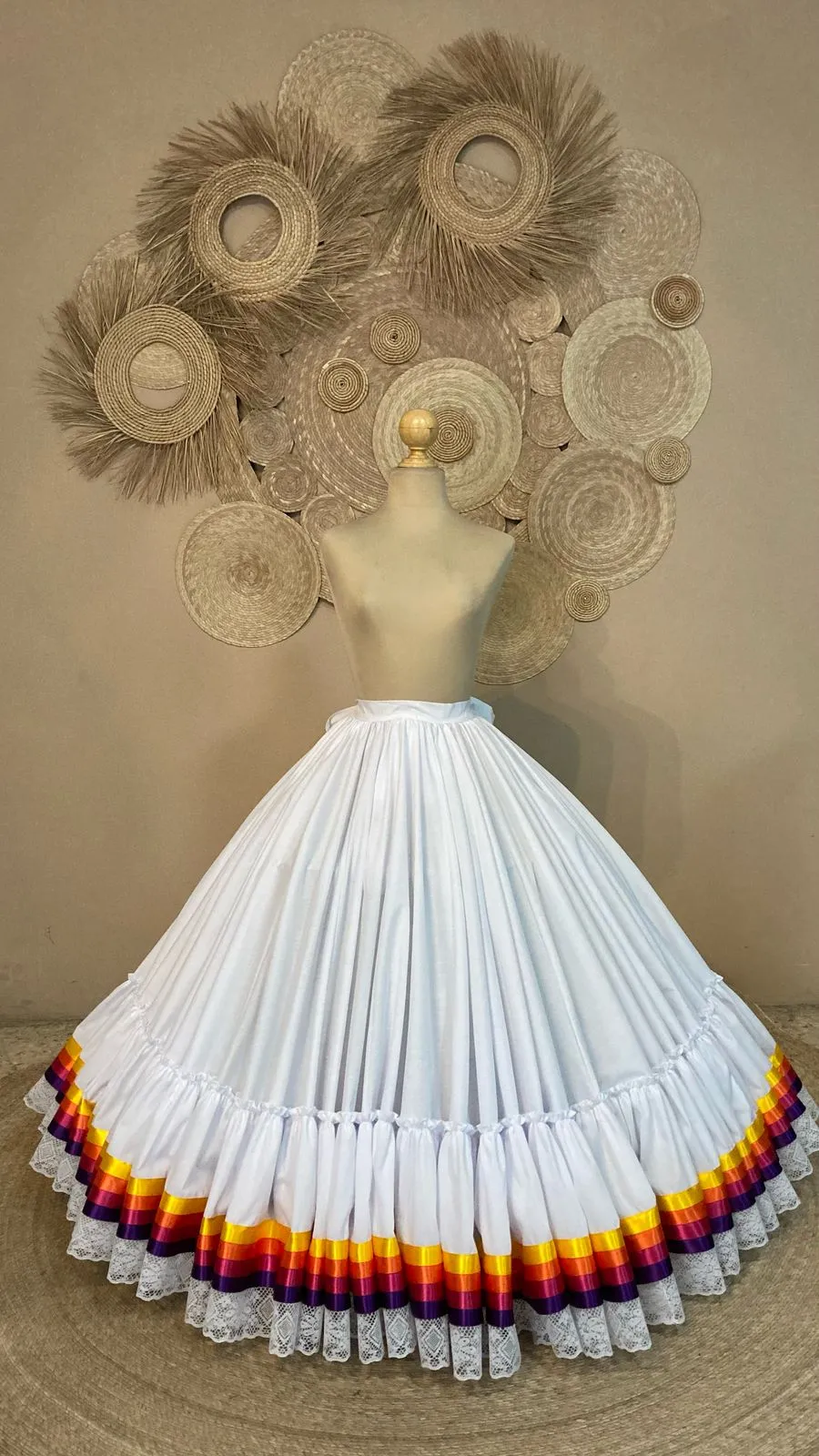 Hoja de Maiz Doble Vuelo Folklórico Practice Skirt – Blanco