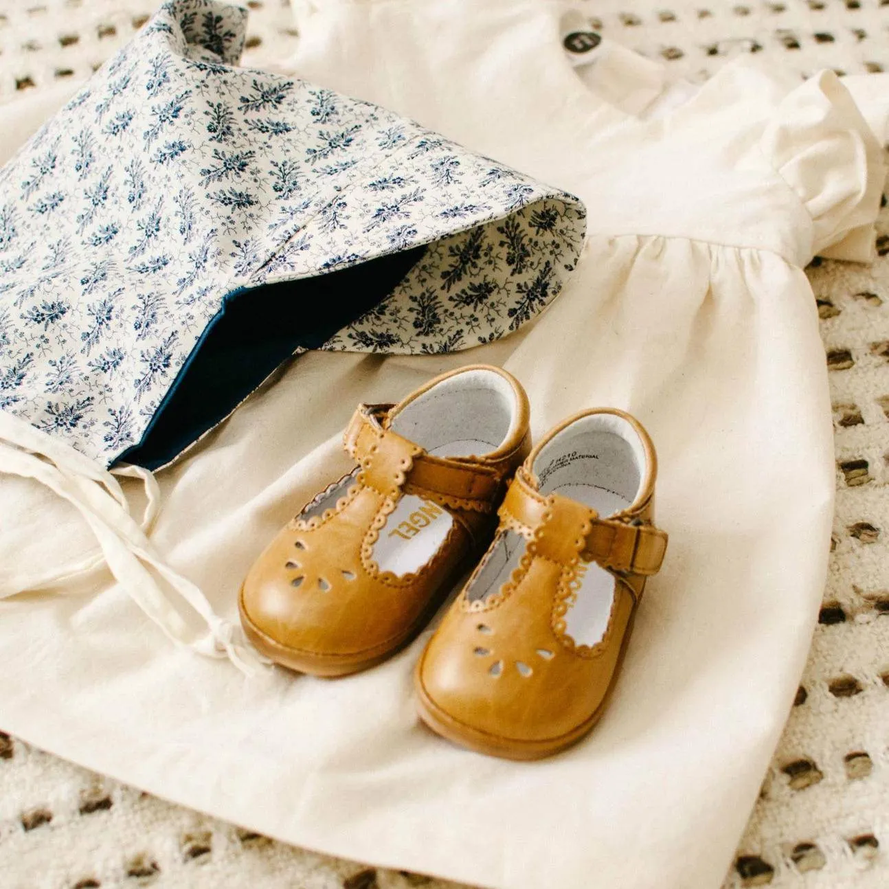 L'Amour Baby Girls Scalloped T Strap Mary Janes