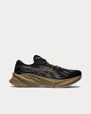 NOVABLAST 3 Black / Mink Running Shoes