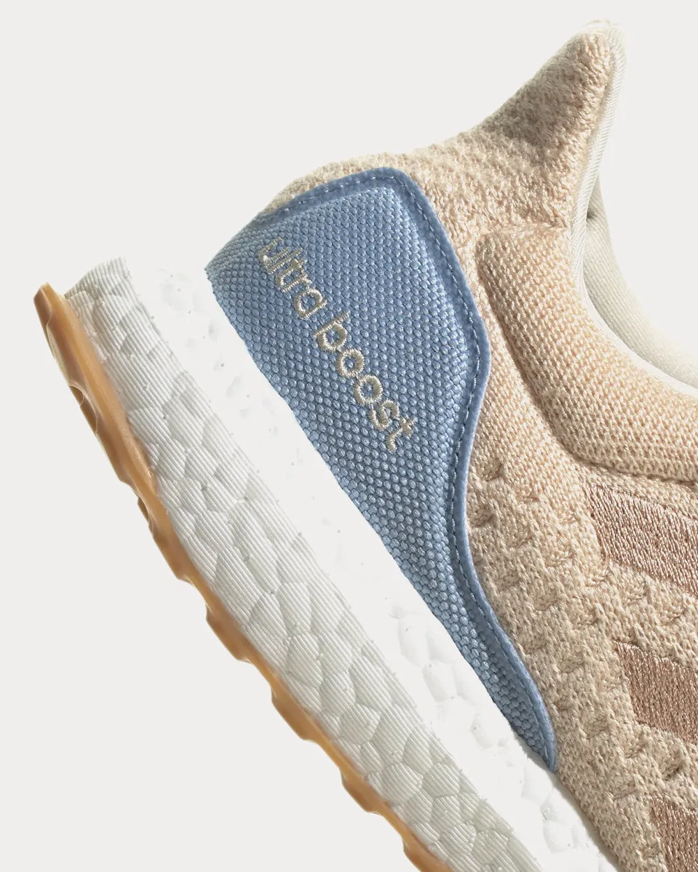 Ultraboost Uncaged Wonder White / Halo Blush / Ambient Sky Running Shoes