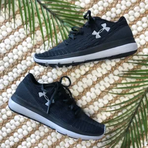 Under Armour - Size 8