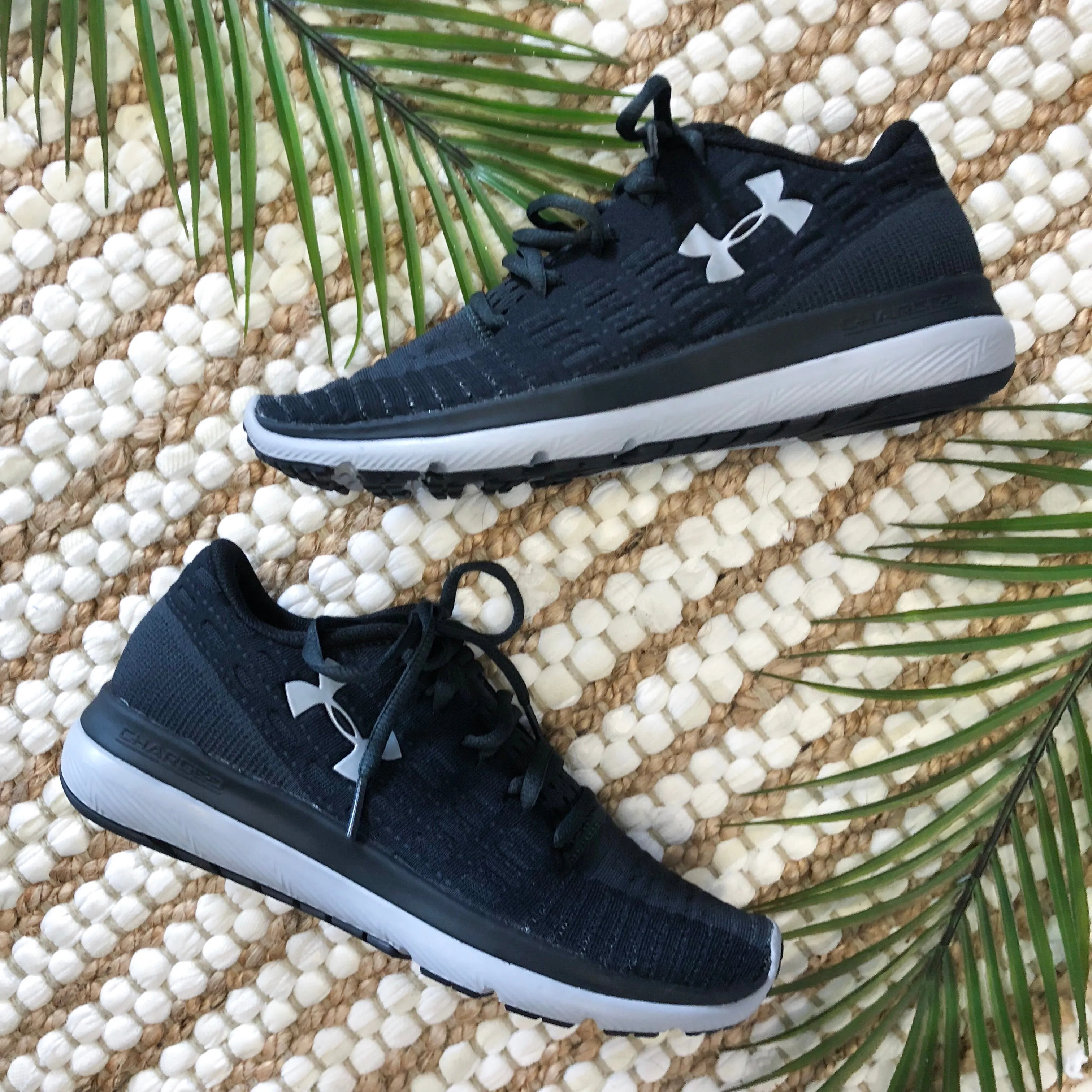 Under Armour - Size 8